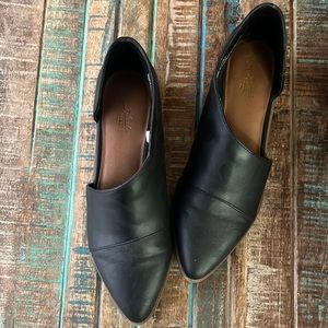 New Universal Thread Womens shoes.